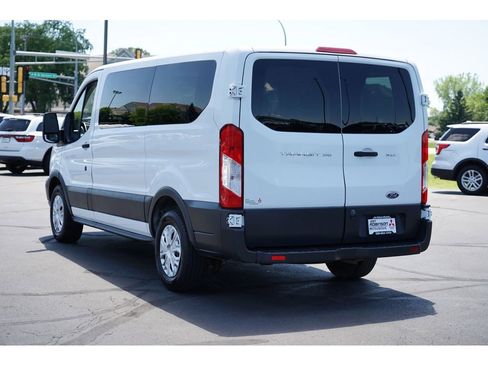 Used 2015 Ford Transit 150 XLT image 5