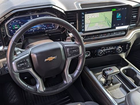 Used 2022 Chevrolet Silverado 1500 LT RWD image 12