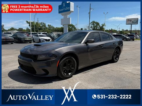 Used 2022 Dodge Charger SXT RWD image 3