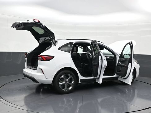 Used 2023 Ford Escape ST-Line w/ Tech Pack #1 FWD image 31