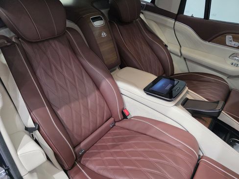 Used 2024 Mercedes-Benz Maybach GLS 600 4MATIC image 24