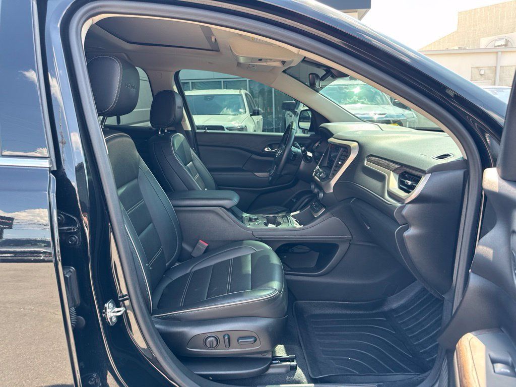 Used 2023 GMC Acadia Denali w/ Black Diamond Edition FWD image 15