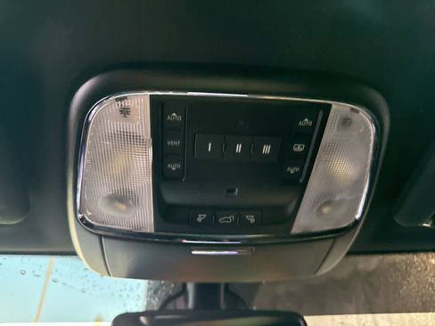 Used 2020 Jeep Grand Cherokee Limited w/ Luxury Group II image 25