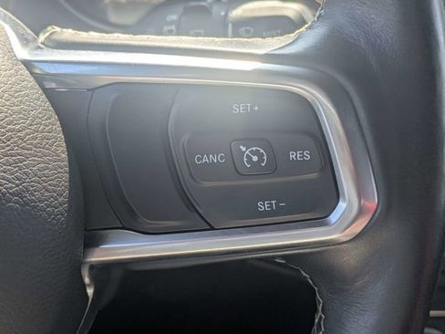 Used 2018 Jeep Wrangler Unlimited Sahara image 26