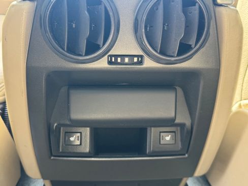 Used 2013 Land Rover LR4 HSE image 24