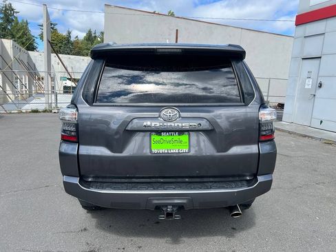Used 2016 Toyota 4Runner SR5 Premium AWD/4WD image 5