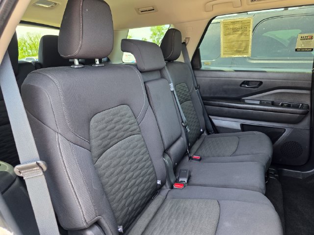 Used 2025 Nissan Pathfinder SV FWD image 38
