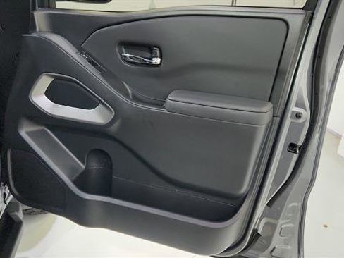 Used 2024 Nissan Frontier SV w/ Technology Package image 27
