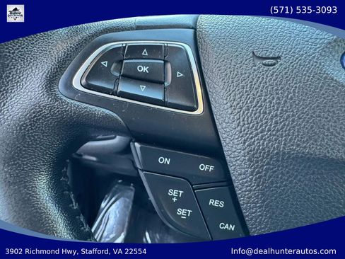 Used 2017 Ford Escape Titanium AWD/4WD image 28