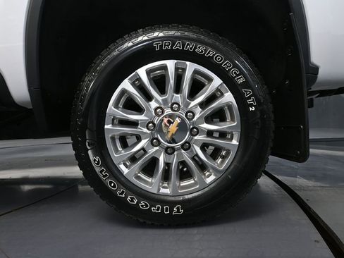 Used 2021 Chevrolet Silverado 2500 High Country AWD/4WD image 16