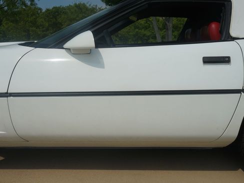 Used 1989 Chevrolet Corvette Convertible image 37