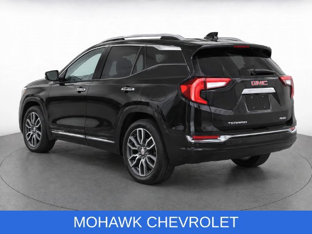 Used 2022 GMC Terrain Denali w/ Denali Premium Package AWD/4WD image 3