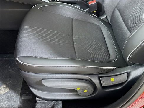 New 2025 Hyundai Venue Limited image 17