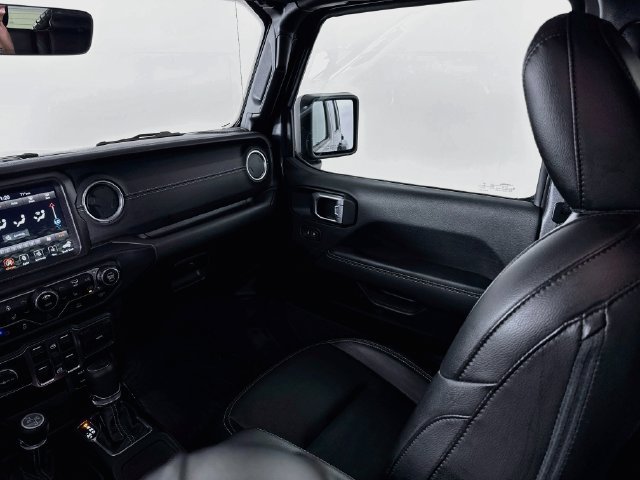 Used 2022 Jeep Wrangler Unlimited Sahara w/ Cold Weather Group AWD/4WD image 29