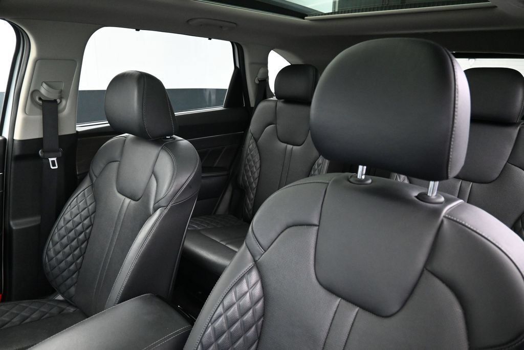 Certified 2023 Kia Sorento SX Prestige AWD/4WD image 14