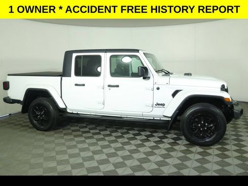 Used 2022 Jeep Gladiator Sport AWD/4WD image 2