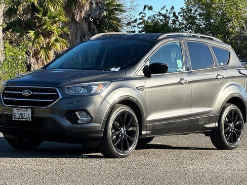 Used 2018 Ford Escape SE w/ SE Sport Appearance Package image 7