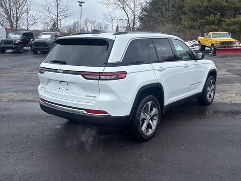 Used 2023 Jeep Grand Cherokee Limited w/ Trailer Tow Prep Group (B) image 3