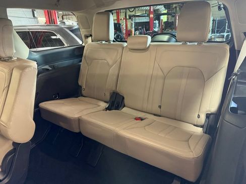Used 2022 Ford Expedition Limited AWD/4WD image 27