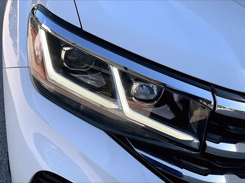 Used 2021 Volkswagen Atlas SEL Premium image 28