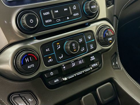 Used 2019 Chevrolet Tahoe LT w/ LT Signature Package image 15
