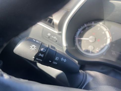 Used 2024 Toyota Highlander XLE image 17