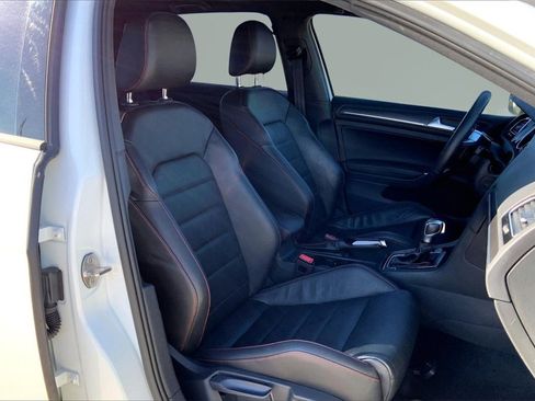 Used 2020 Volkswagen GTI SE image 7