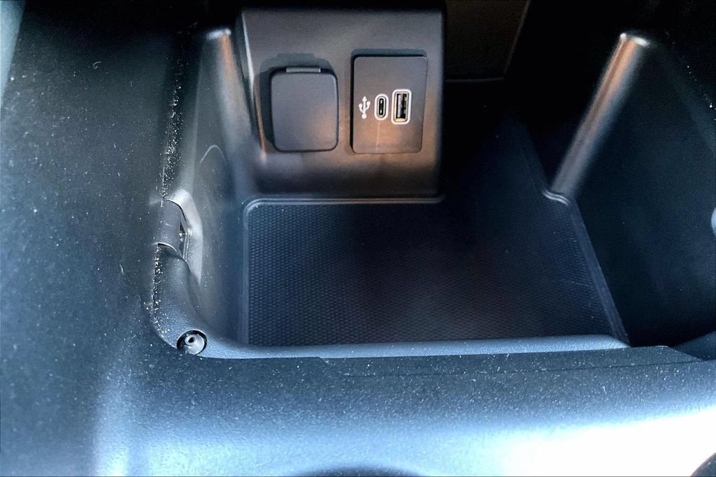 Used 2025 Ford Explorer ST-Line AWD/4WD image 16