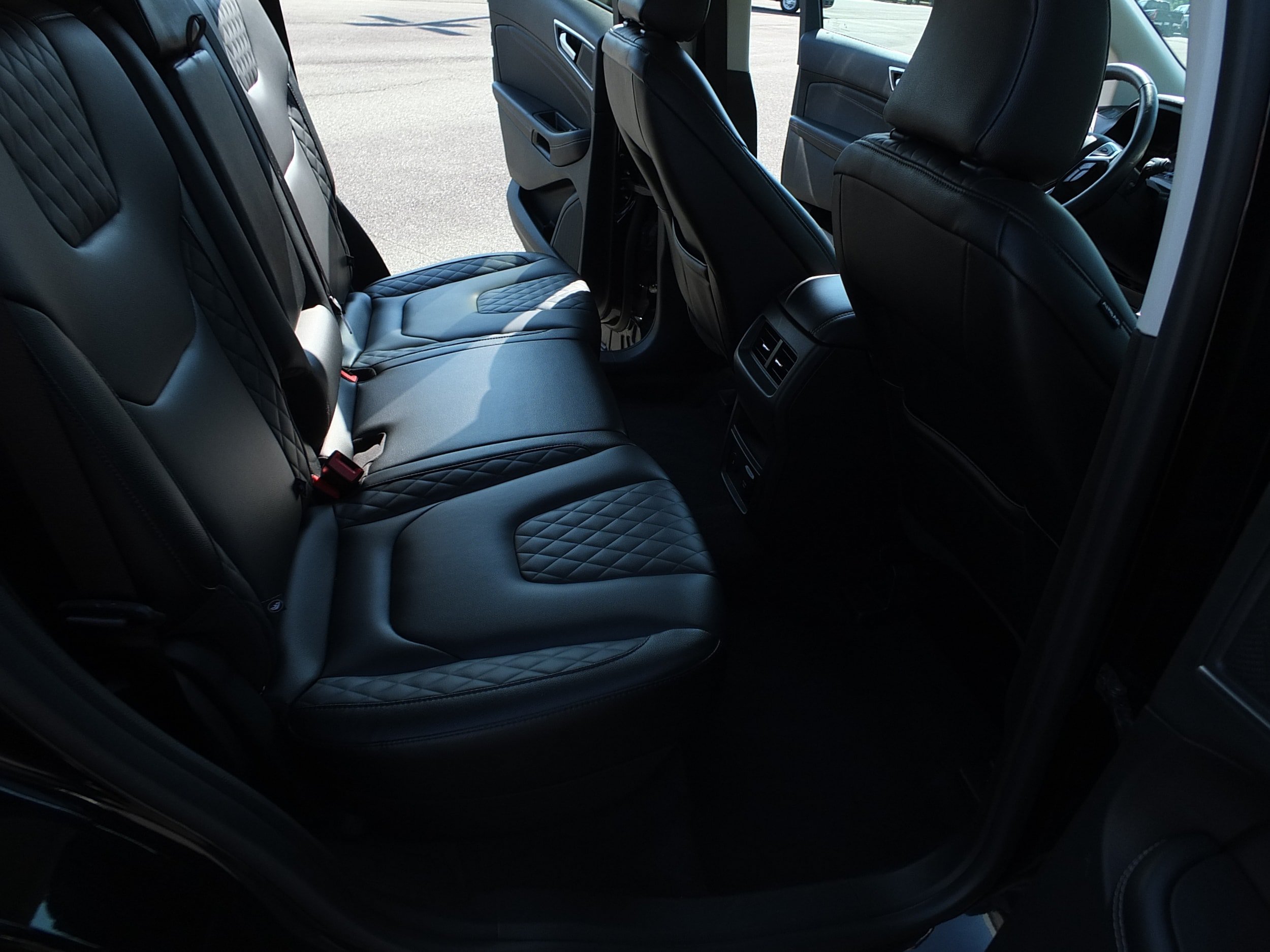 Used 2024 Ford Edge Titanium AWD/4WD image 13