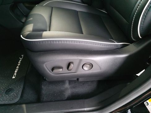 Used 2024 GMC Acadia Denali w/ Super Cruise Package image 21