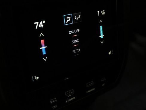 Used 2025 GMC Yukon AT4 Ultimate w/ LPO, Illumination Package AWD/4WD image 19