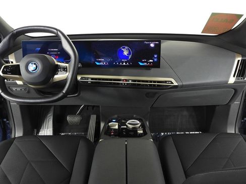Used 2024 BMW iX xDrive50 w/ Sport Package AWD/4WD image 23
