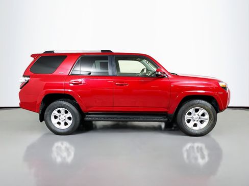Used 2024 Toyota 4Runner SR5 Premium image 3