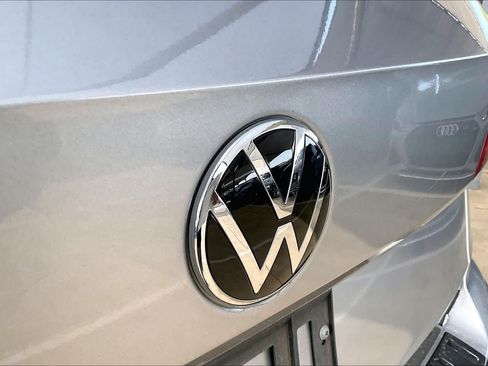 Used 2024 Volkswagen Taos SE AWD/4WD image 30