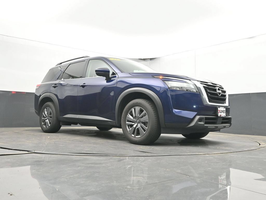 Used 2025 Nissan Pathfinder SV FWD image 46