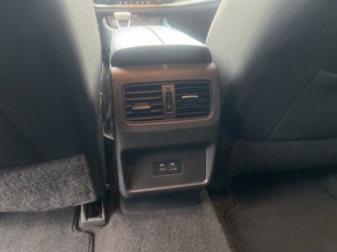 Used 2021 Nissan Rogue SV image 20