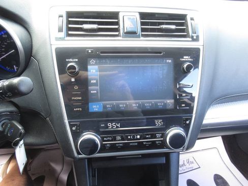 Used 2018 Subaru Outback 2.5i Premium AWD/4WD image 19