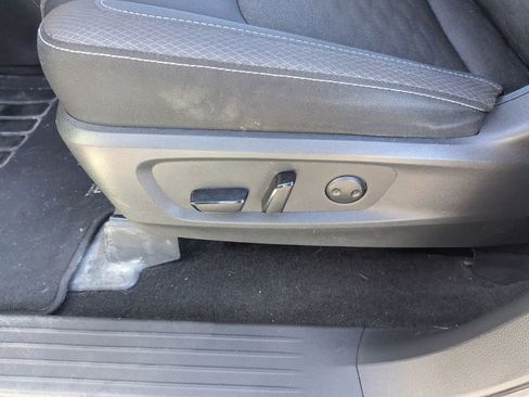 Used 2023 Nissan Pathfinder SV AWD/4WD image 28