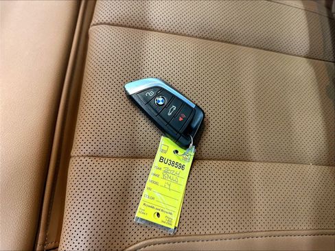 Used 2024 BMW i4 eDrive35 RWD image 13