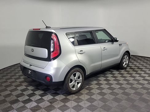 Used 2017 Kia Soul FWD image 4