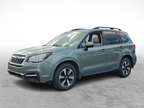 Used 2018 Subaru Forester 2.5i Premium w/ All-Weather Package image 3