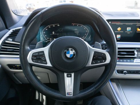Certified 2022 BMW X5 xDrive40i w/ M Sport Package image 17
