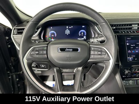 Used 2024 Jeep Grand Cherokee L Altitude AWD/4WD image 20