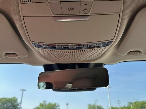 Used 2022 Mercedes-Benz GLC 300 4MATIC w/ Multimedia Package Lite image 38