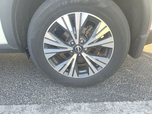 Certified 2023 Nissan Rogue SV w/ SV Premium B Package image 9