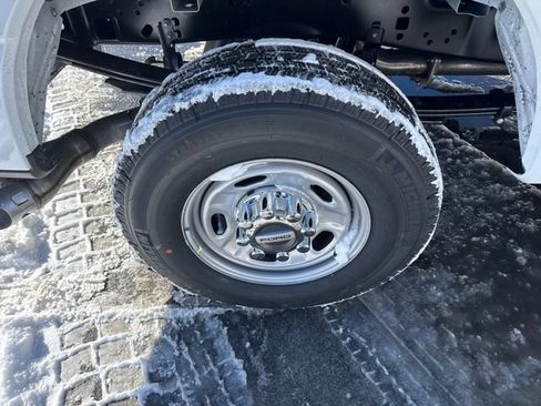 New 2026 Ford F250 XL w/ XL Driver Assist Package AWD/4WD image 17