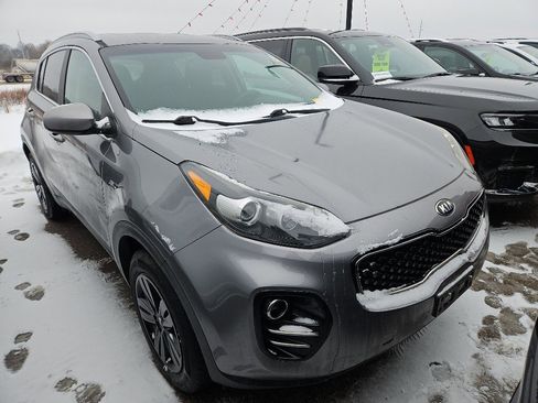 Used 2018 Kia Sportage LX w/ LX Popular Package image 3