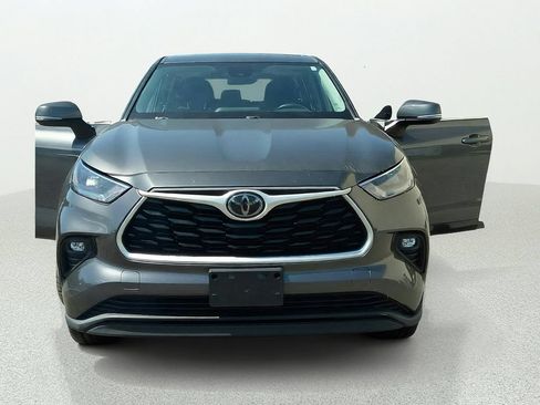 Used 2020 Toyota Highlander LE FWD image 9