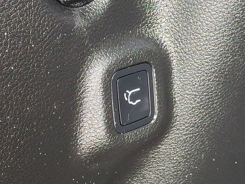 Certified 2023 Jeep Compass Latitude w/ Convenience Group image 30