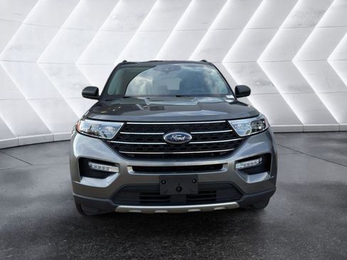 Used 2024 Ford Explorer XLT w/ Equipment Group 202A image 2